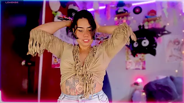 kiki cavilll online show from December 4, 2024, 3:48 pm