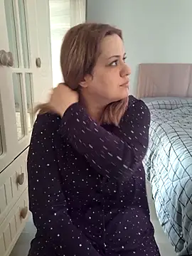 cansuozell online show from December 19, 2025, 10:06 am