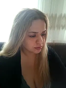 cansuozell online show from March 19, 2026, 2:39 pm