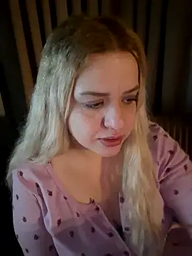 cansuozell online show from March 22, 2026, 6:31 pm