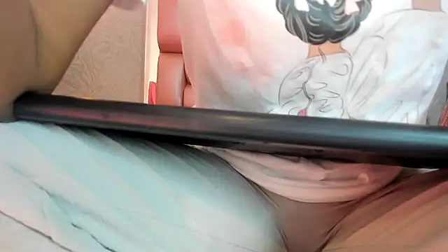 Snapshot of KOURTNEY-- chatting on February 16, 2026, 1:48 am KOURTNEY-- online show from February 16, 2026, 1:48 am