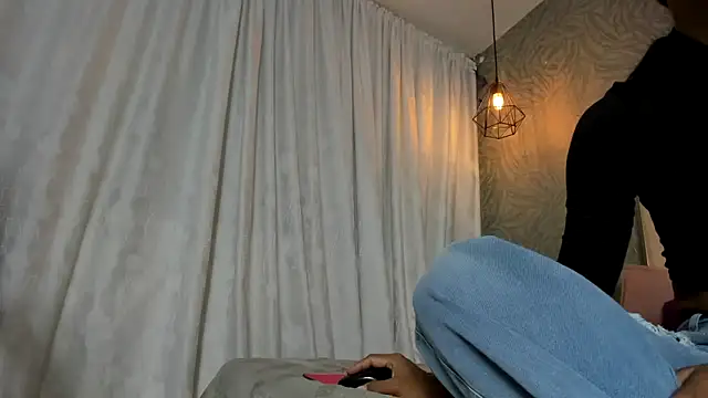 Snapshot of KOURTNEY-- chatting on January 17, 2026, 2:26 am KOURTNEY-- online show from January 17, 2026, 2:26 am