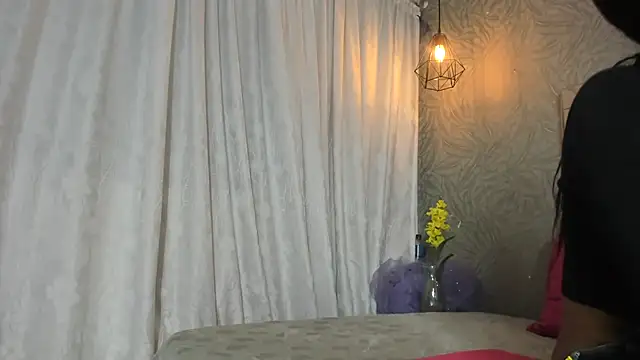 Snapshot of KOURTNEY-- chatting on January 19, 2026, 2:26 am KOURTNEY-- online show from January 19, 2026, 2:26 am