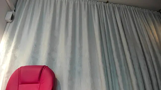 Snapshot of KOURTNEY-- chatting on February 11, 2026, 2:22 am KOURTNEY-- online show from February 11, 2026, 2:22 am