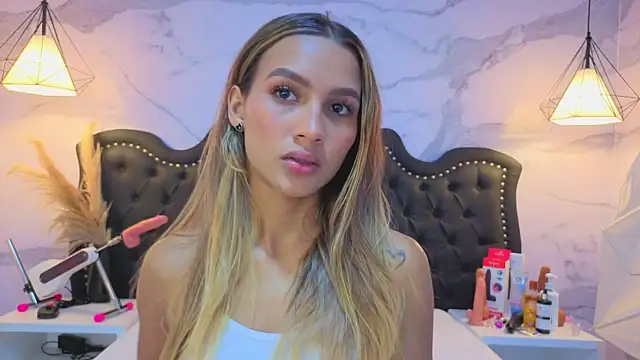 Carohorny4u online show from May 16, 2026, 12:53 am