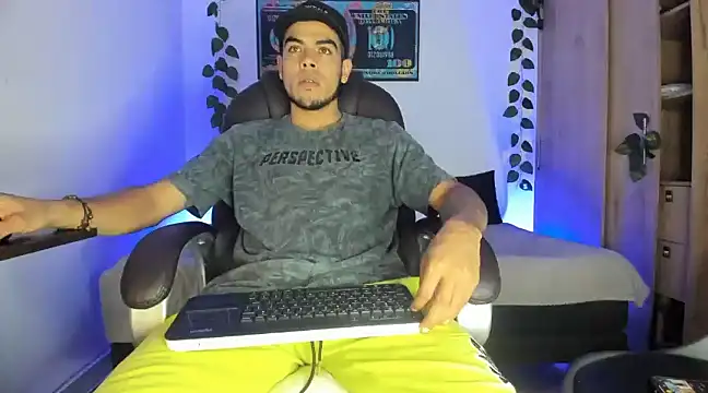 mikee scooth online show from March 6, 2025, 8:16 pm