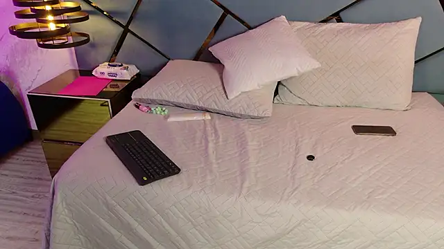 ammy durand online show from March 8, 2026, 7:28 pm