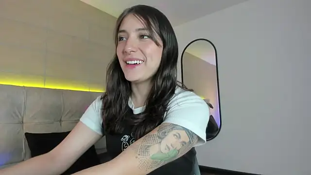 Karito-28 online show from November 3, 2025, 2:09 pm