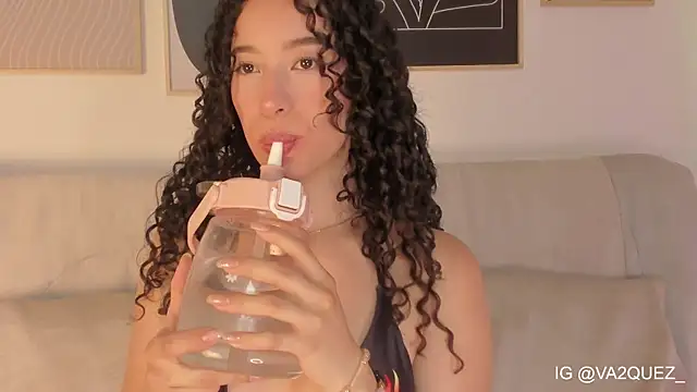 Heyloreley online show from December 2, 2025, 2:34 am