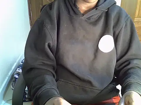 Caryyyl online show from March 8, 2026, 10:18 am