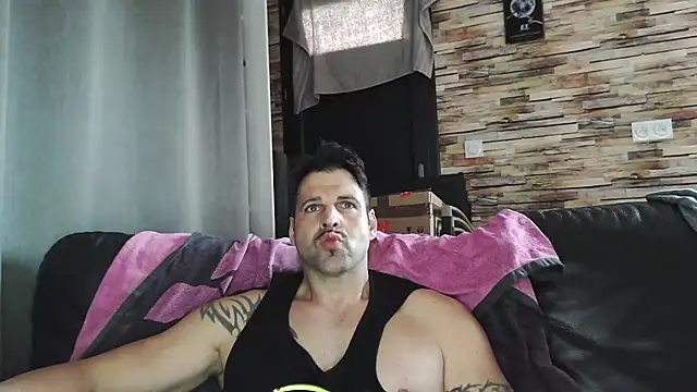 XxBigboybandxX online show from February 12, 2026, 1:44 pm