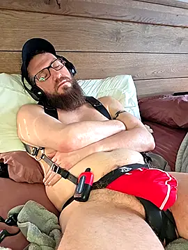 Snapshot of Icebearsticlese chatting on February 9, 2026, 3:10 pm Icebearsticlese online show from February 9, 2026, 3:10 pm