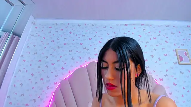 ashlyleee  online show from December 10, 2024, 12:16 pm