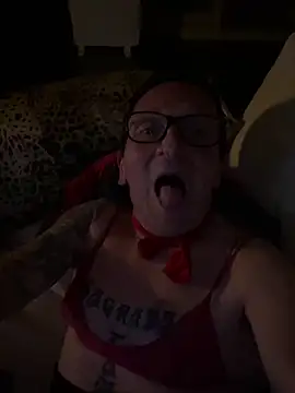 Ladyluve online show from March 23, 2026, 3:28 am