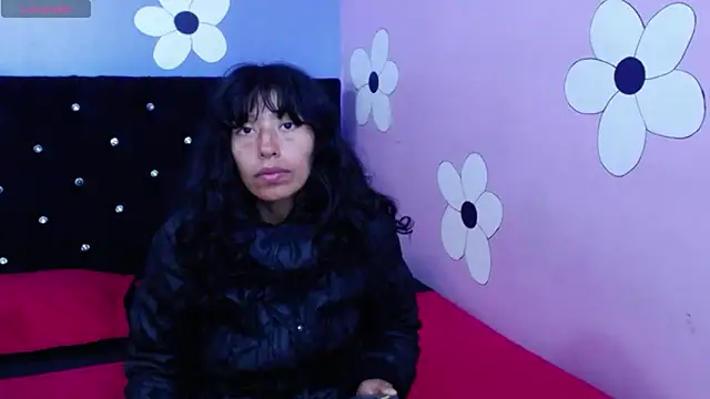 karolinee 66  online show from February 22, 2026, 4:37 am