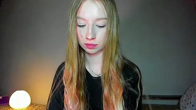 Snapshot of minidivaa_ chatting on April 14, 2026, 8:47 pm minidivaa online show from April 14, 2026, 8:47 pm