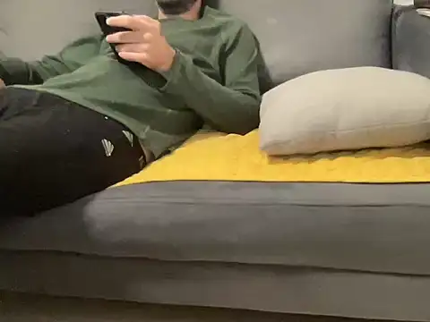 4small4inchlol online show from January 17, 2026, 12:58 am