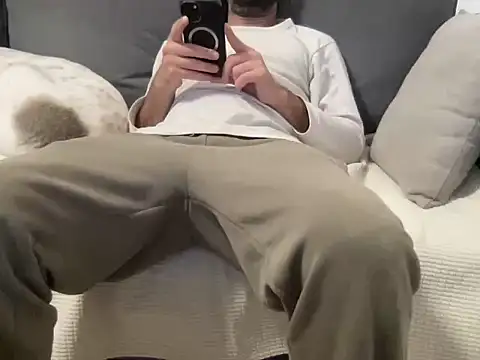 4small4inchlol online show from March 14, 2026, 12:16 am