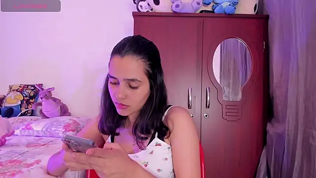 samara jonness online show from May 12, 2026, 2:41 am