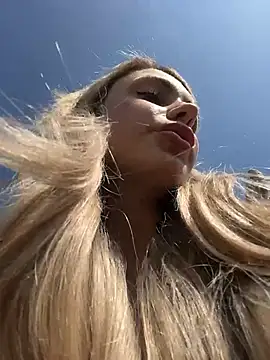 SandraCarter online show from March 18, 2026, 8:06 am