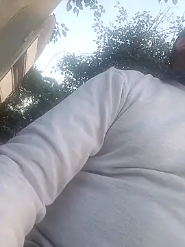 Snapshot of Bullgardenrnc123 chatting on November 17, 2025, 11:14 am Bullgardenrnc123 online show from November 17, 2025, 11:14 am