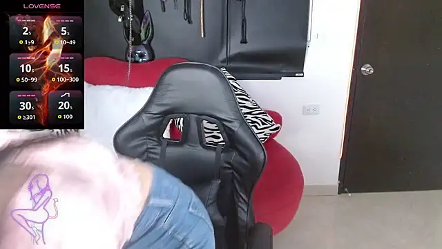 Carolaine69  online show from March 30, 2026, 1:23 pm