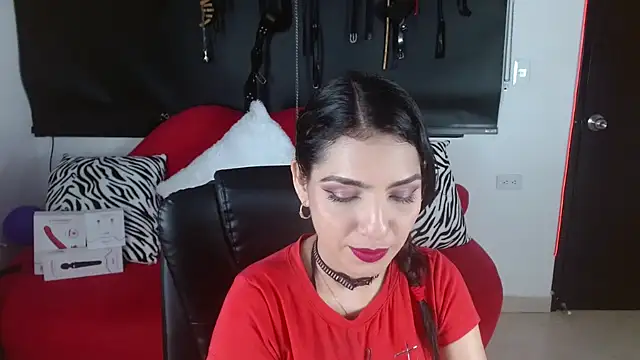 Carolaine69  online show from November 8, 2025, 1:47 pm