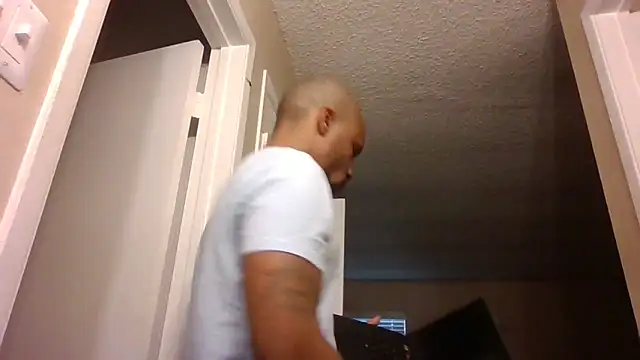 SexxyreddMale online show from March 4, 2025, 10:27 pm