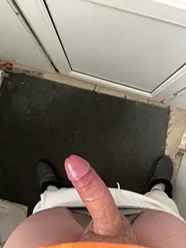 nik99xxx online show from March 29, 2026, 10:06 am