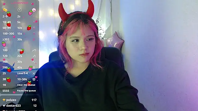 Snapshot of mixie_cute chatting on December 15, 2024, 11:53 pm mixie cute online show from December 15, 2024, 11:53 pm