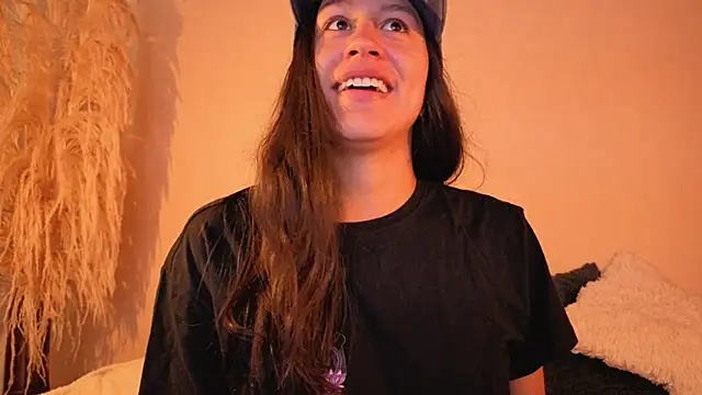 EmiGomez  online show from December 20, 2025, 12:52 pm