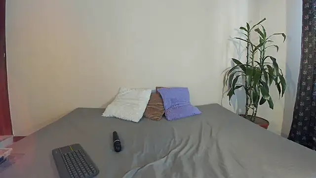 Snapshot of EmiGomez_ chatting on March 7, 2025, 8:00 pm EmiGomez online show from March 7, 2025, 8:00 pm