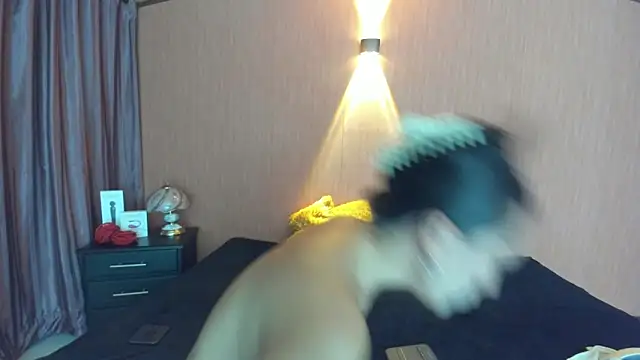 Snapshot of EmiGomez_ chatting on February 19, 2025, 11:25 pm EmiGomez online show from February 19, 2025, 11:25 pm