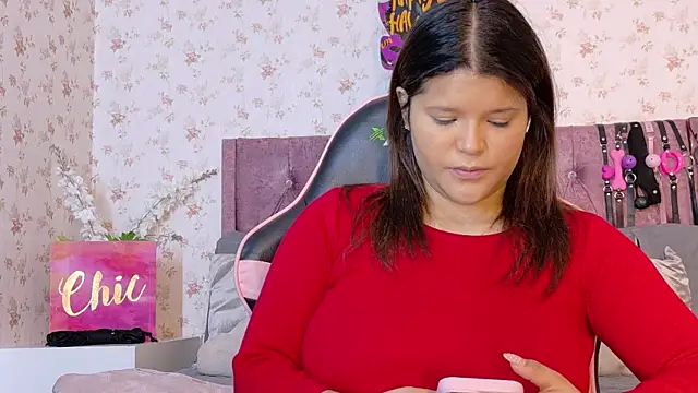 Snapshot of AvrillThomas chatting on November 5, 2025, 3:59 pm AvrillThomas online show from November 5, 2025, 3:59 pm