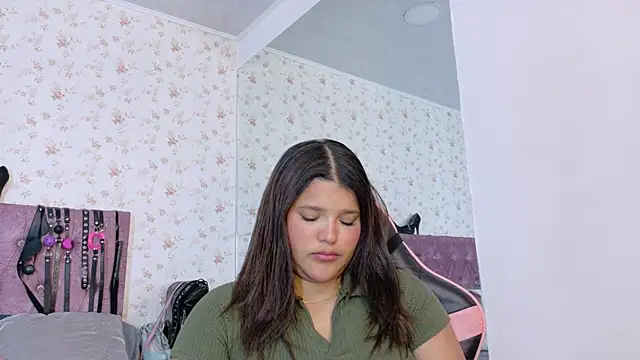 Snapshot of AvrillThomas chatting on October 5, 2025, 2:19 pm AvrillThomas online show from October 5, 2025, 2:19 pm