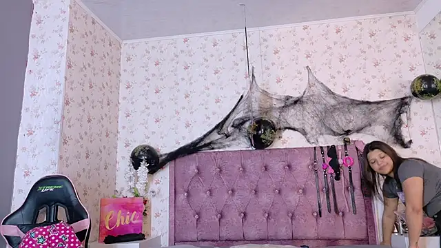 Snapshot of AvrillThomas chatting on October 27, 2025, 3:24 pm AvrillThomas online show from October 27, 2025, 3:24 pm