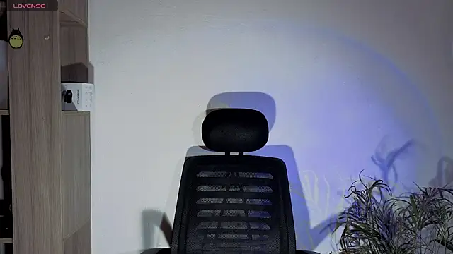 cameron cum online show from October 24, 2025, 11:09 am