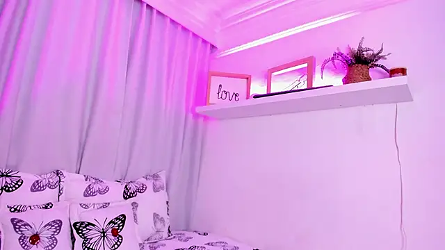 susyy7 online show from December 3, 2025, 7:35 pm