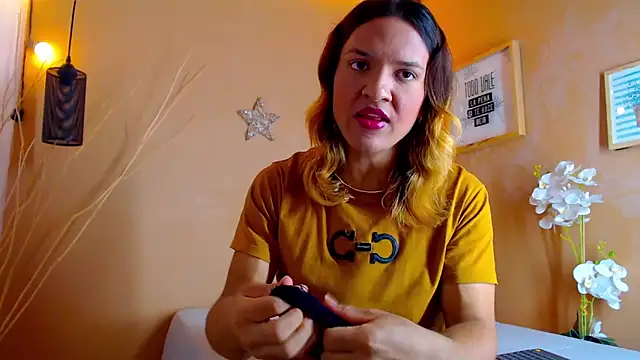 Snapshot of aslyhernandez_7 chatting on September 22, 2025, 12:44 pm aslyhernandez 7 online show from September 22, 2025, 12:44 pm