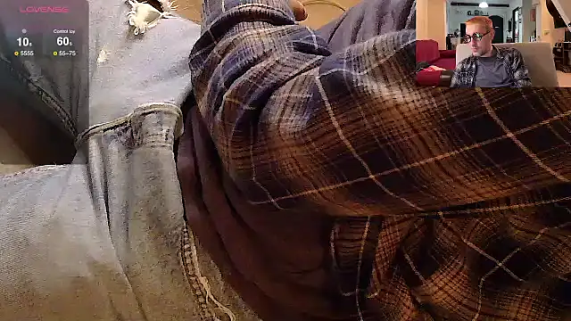 Snapshot of NofaceMan__ chatting on December 2, 2024, 4:04 pm NofaceMan online show from December 2, 2024, 4:04 pm