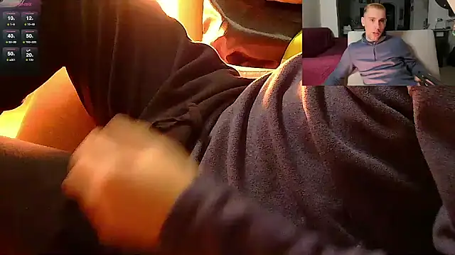 Snapshot of NofaceMan__ chatting on December 12, 2024, 9:58 pm NofaceMan online show from December 12, 2024, 9:58 pm