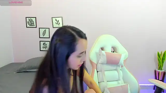 sophie pazz online show from March 1, 2025, 10:42 pm