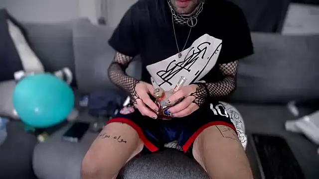 P4RtYBOII92 online show from September 26, 2025, 2:24 pm