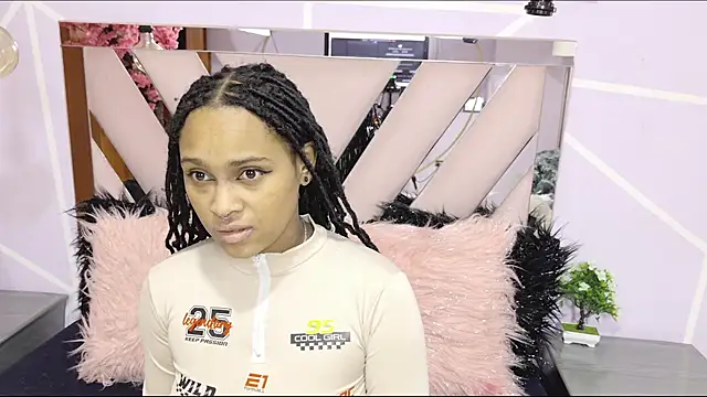 Snapshot of Elith_noa chatting on December 5, 2025, 8:28 pm Elith noa online show from December 5, 2025, 8:28 pm