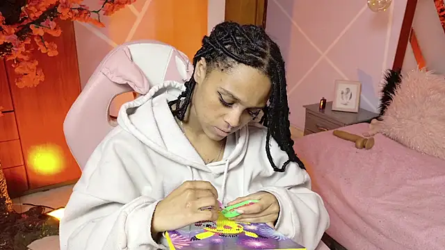 Snapshot of Elith_noa chatting on December 21, 2025, 7:43 am Elith noa online show from December 21, 2025, 7:43 am