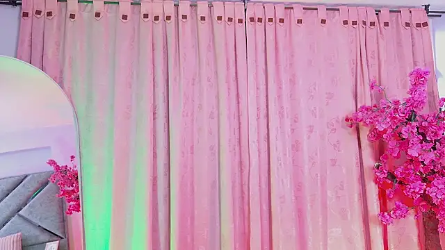 Snapshot of Elith_noa chatting on January 12, 2026, 8:58 pm Elith noa online show from January 12, 2026, 8:58 pm