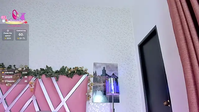  miaquevedo  online show from December 13, 2025, 8:04 pm