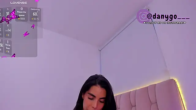 ZarianaEvanz online show from November 2, 2025, 10:26 pm