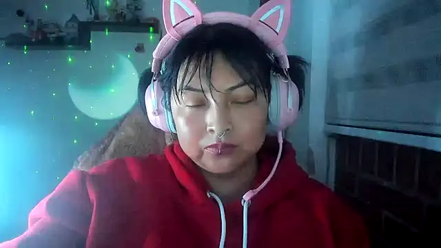 Shaddycute  online show from April 13, 2026, 3:54 am