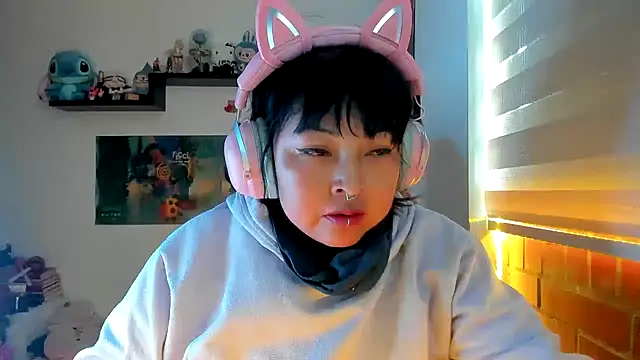 Snapshot of Shaddycute_ chatting on February 20, 2026, 6:10 pm Shaddycute online show from February 20, 2026, 6:10 pm